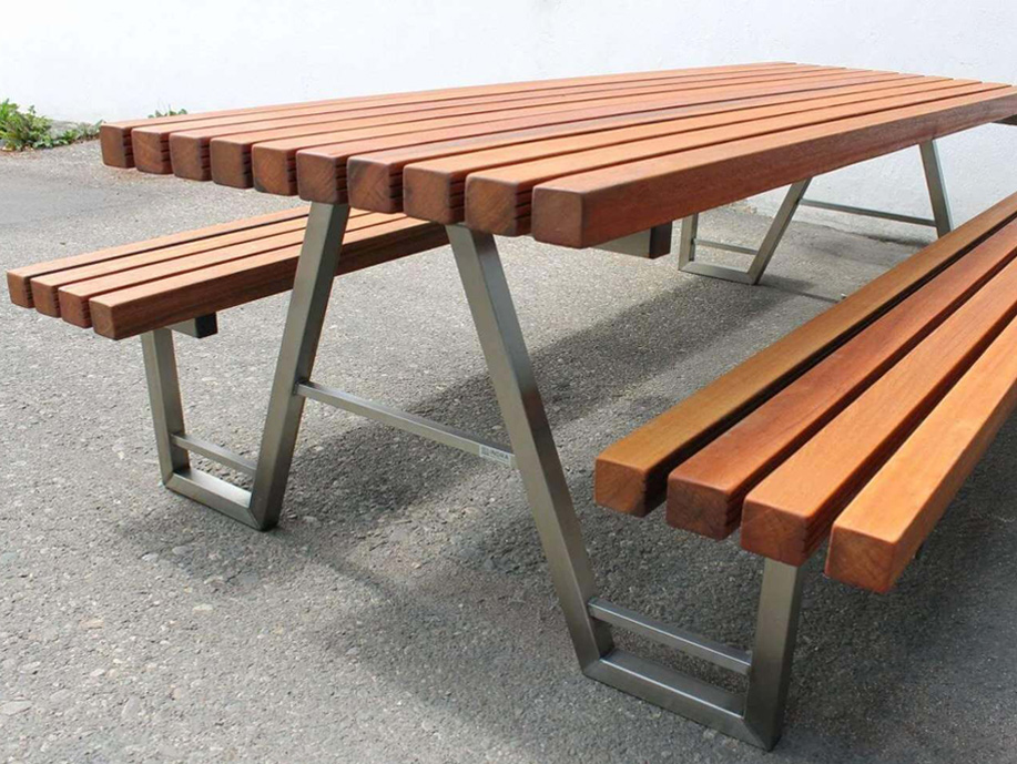 Street tables